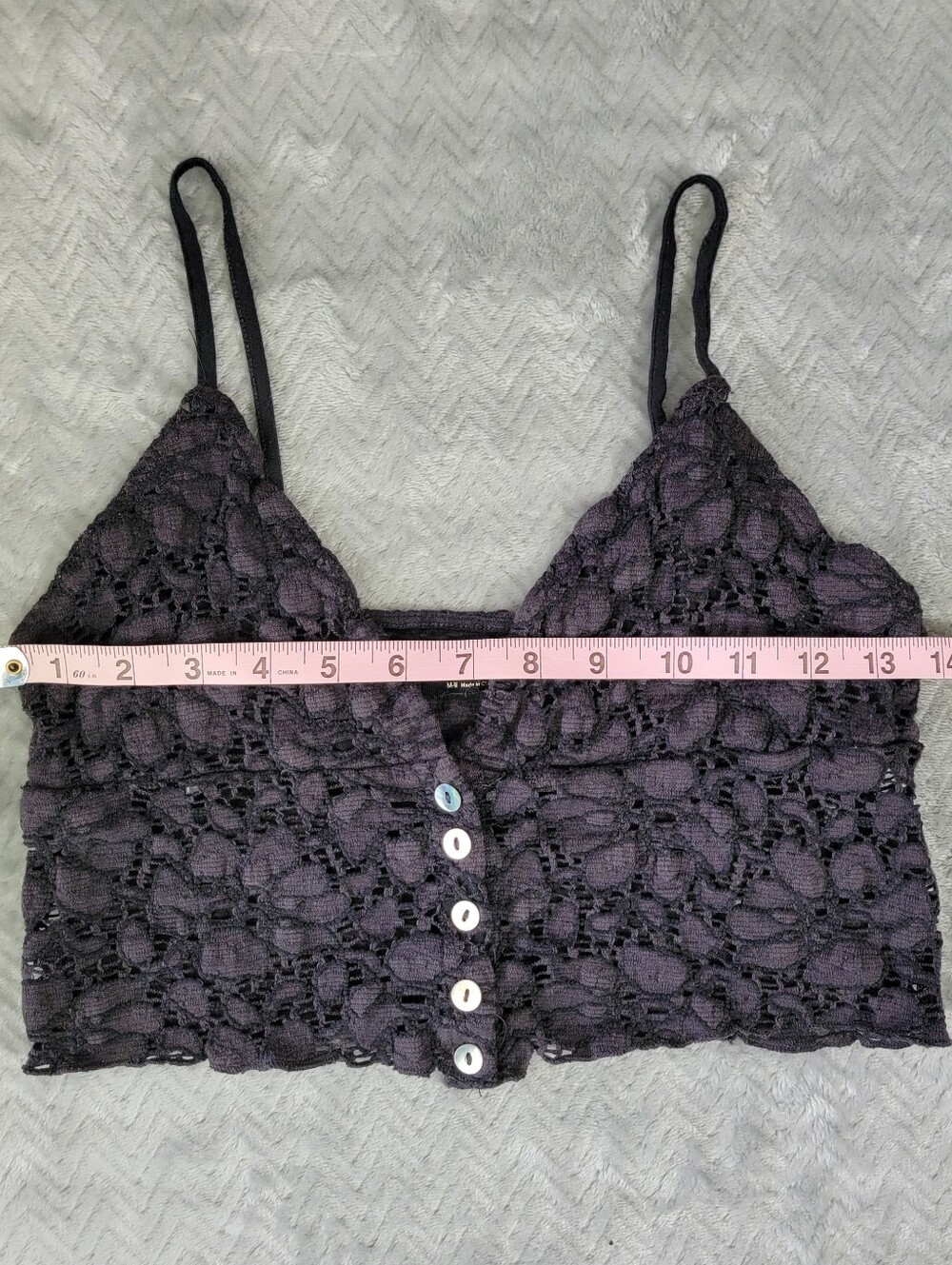 Urban Outfitters Dark Gray Floral Lace V-Neck Button Front Cropped Camisole Med - Picture 6 of 7